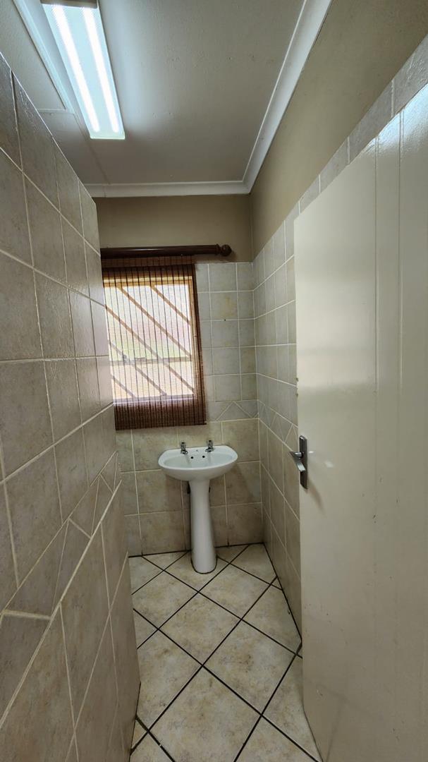 To Let 4 Bedroom Property for Rent in Cashan North West